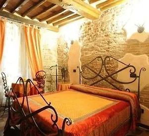 Oda ve Kahvaltı Corte Dei Folletti Lucca